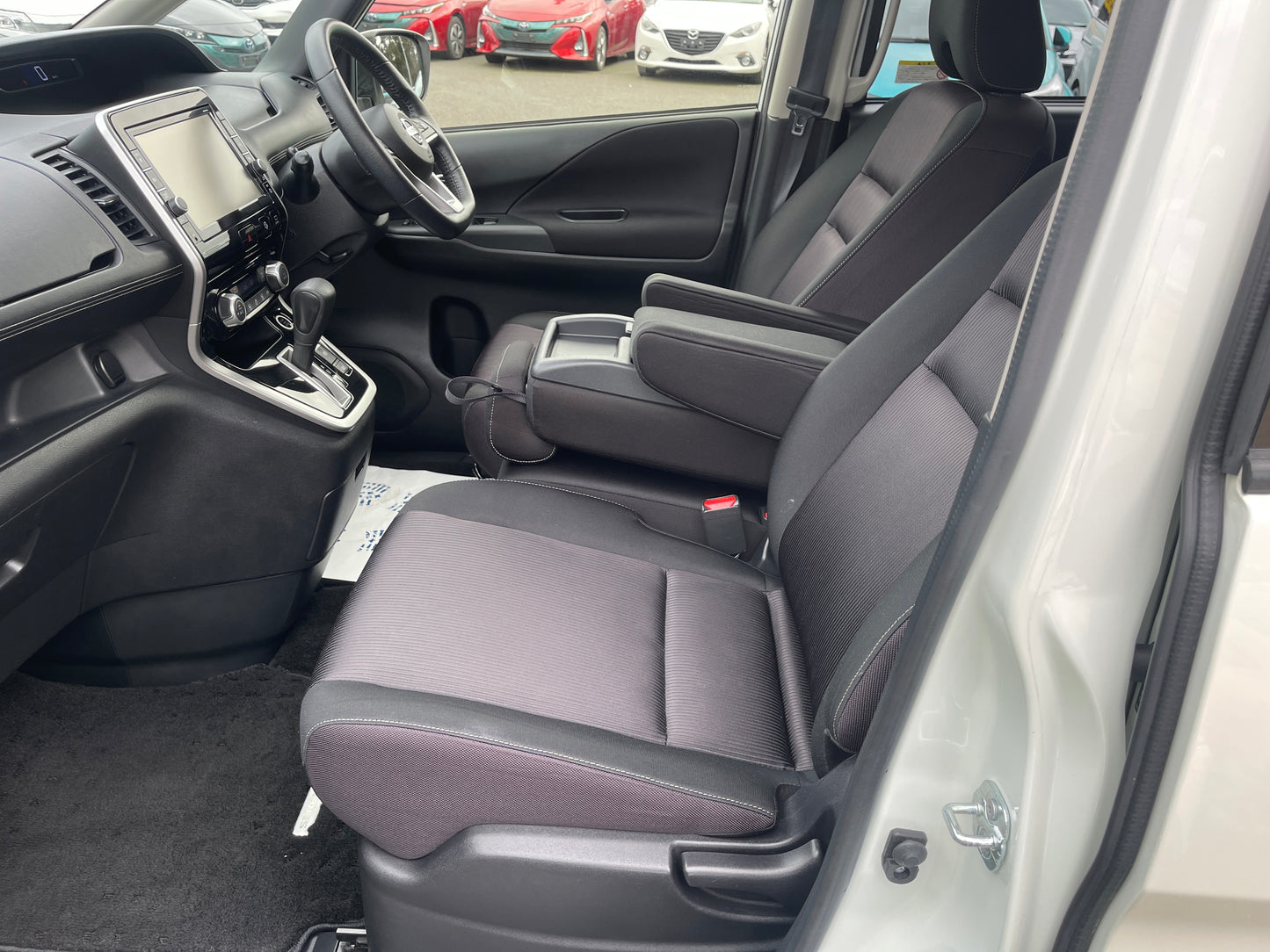 2016 Nissan Serena 2.0L 4WD S-Hybrid Highway Star ProPilot Edition 8 seats, VIN 6ZZG0GFNC27001641 (#1641)
