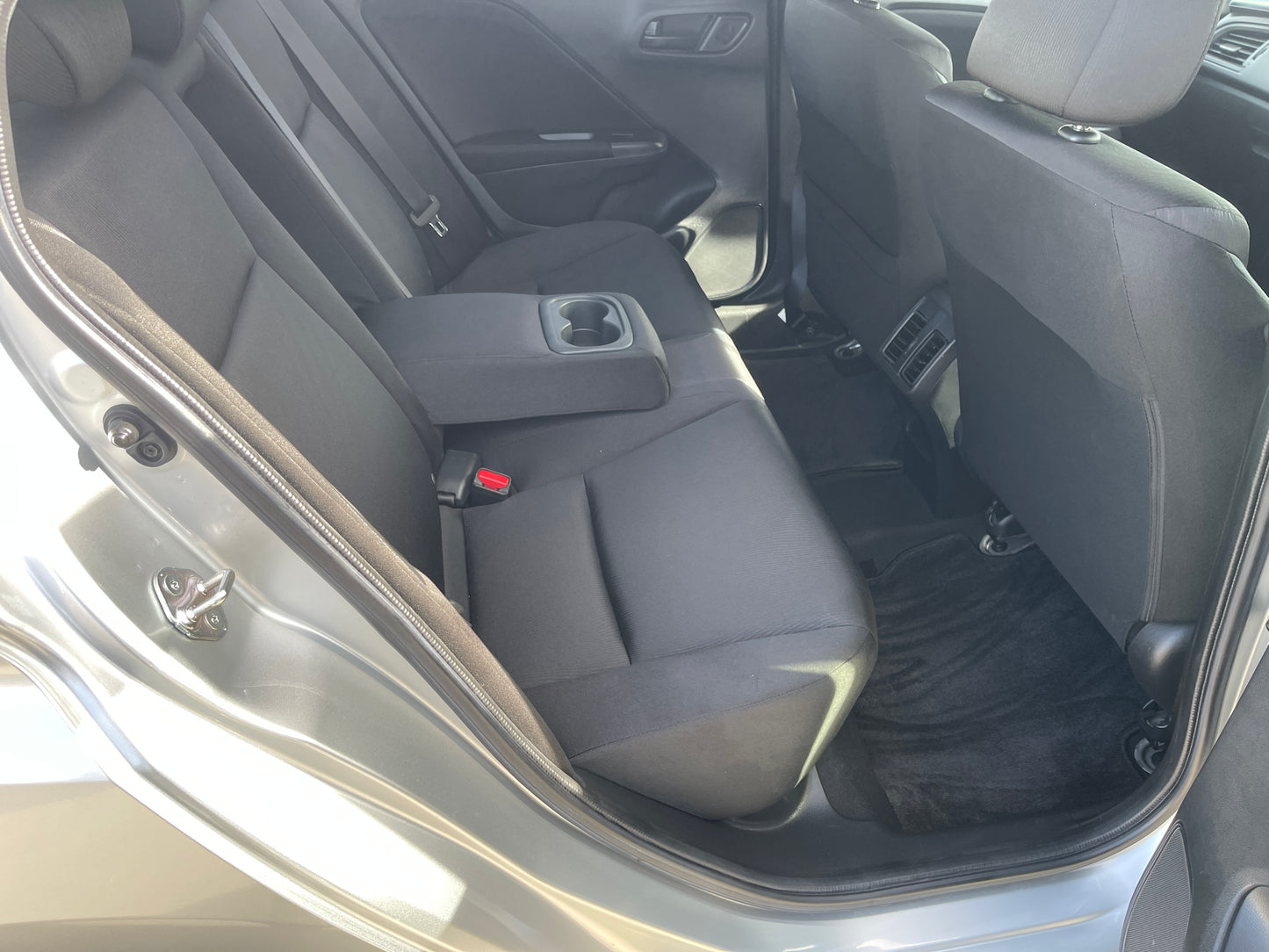 2015 Honda Grace 1.5 Hybrid DX Sedan 5 seater, 6ZZE000GM41004542 (#4542)