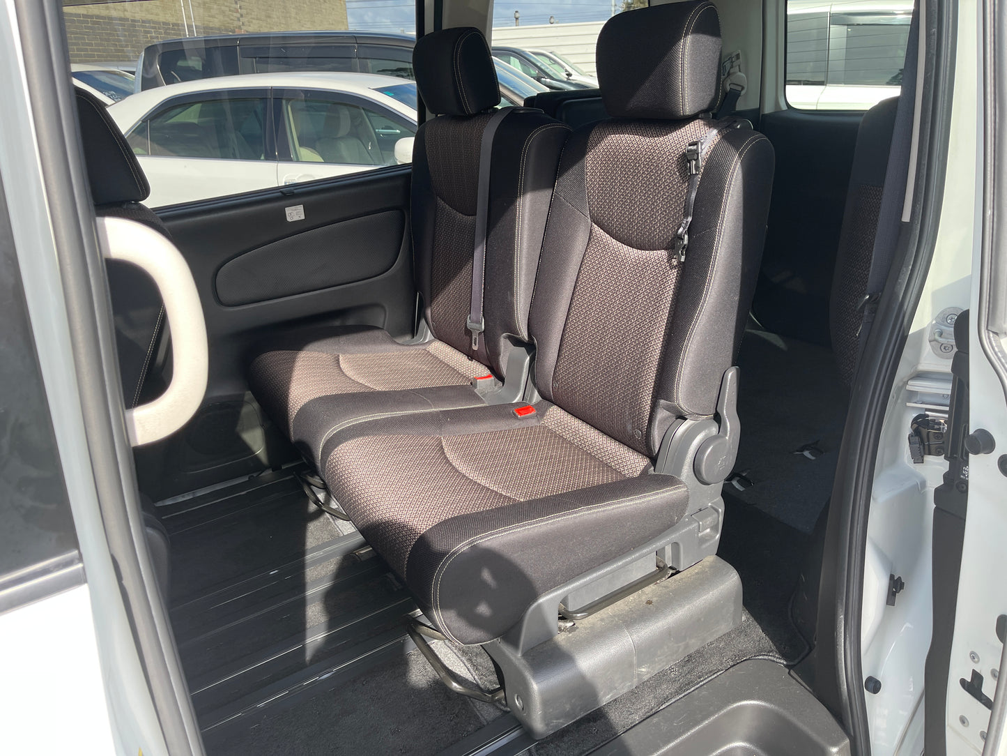 2016 Nissan Serena 2.0L S-Hybrid Highway Star, VIN 6ZZG00HFC26301626 (#1626)