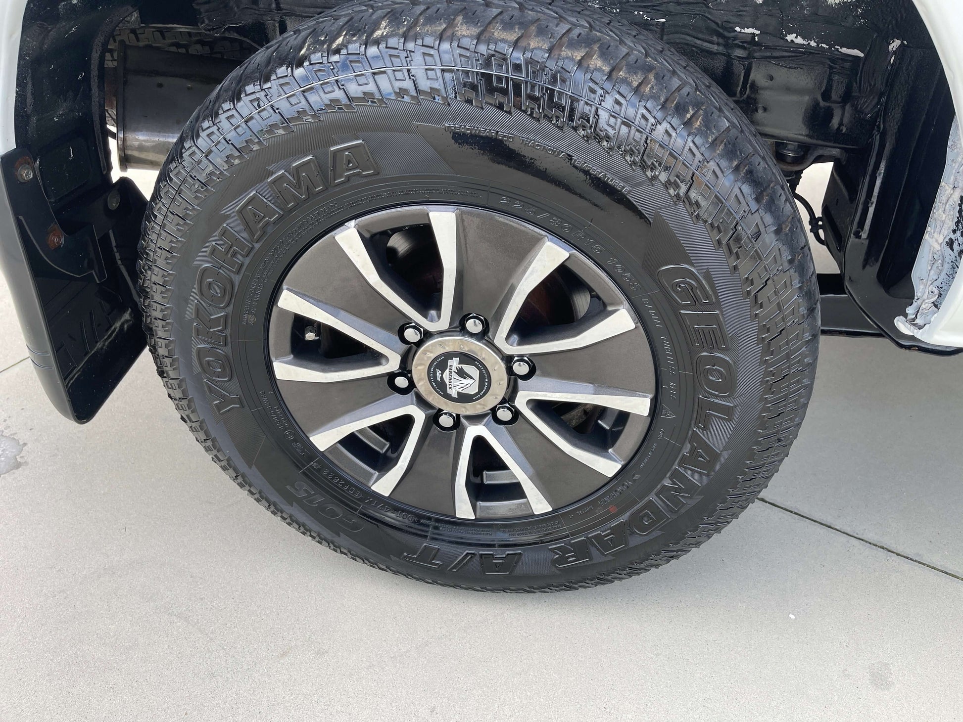 2006 Mitsubishi Delica V6 3.0L 4WD Active Field edition wheel with Yokohama Geolandar A/T tire