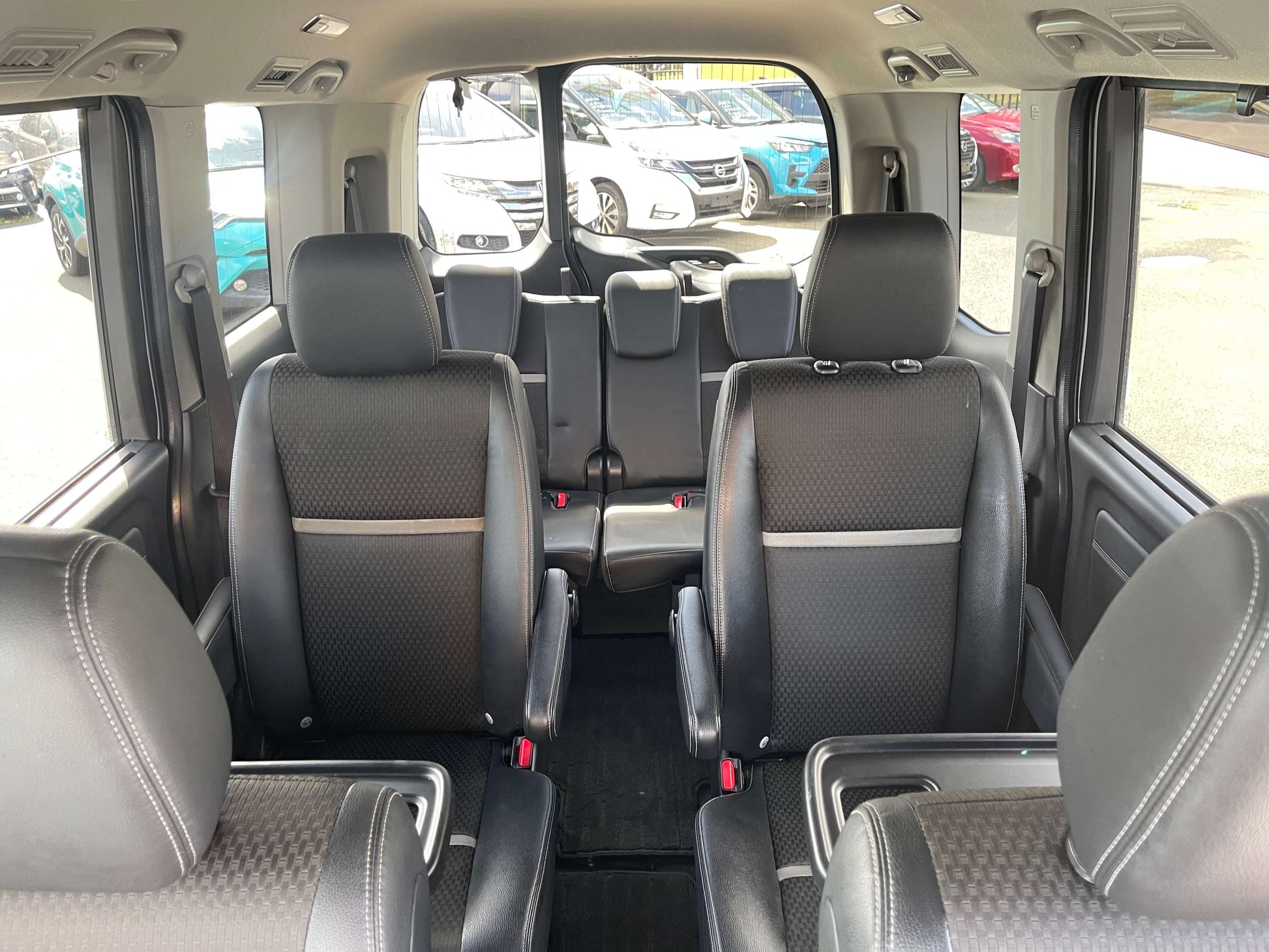 Interior view of the 2018 Honda Stepwgn 2.0 Spada Hybrid showing spacious seating for seven.
