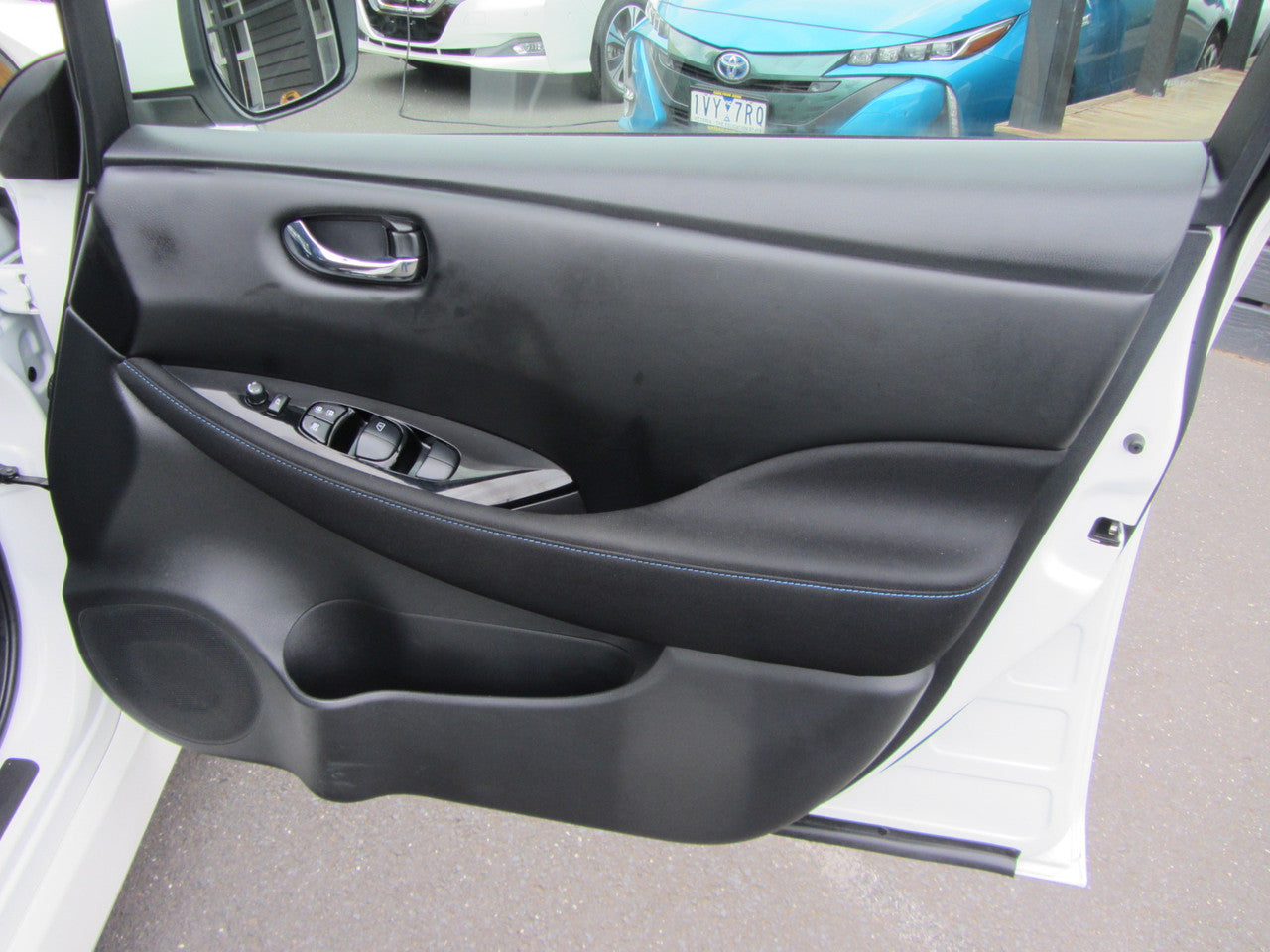 2018 Nissan Leaf 40kW X-Edition Full Electric, VIN 6U900000ZE1019915 (#9915)