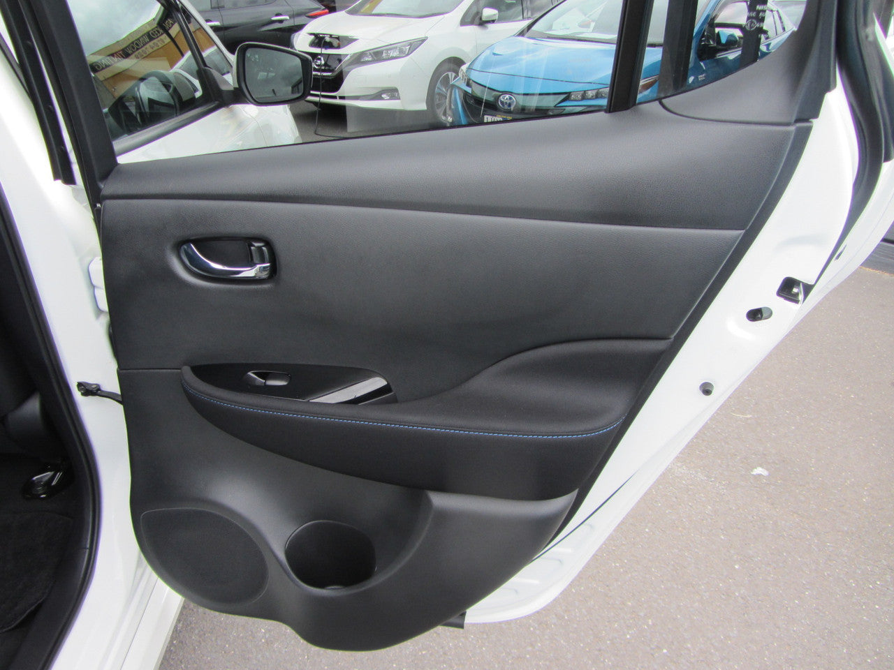 2018 Nissan Leaf 40kW X-Edition Full Electric, VIN 6U900000ZE1019915 (#9915)
