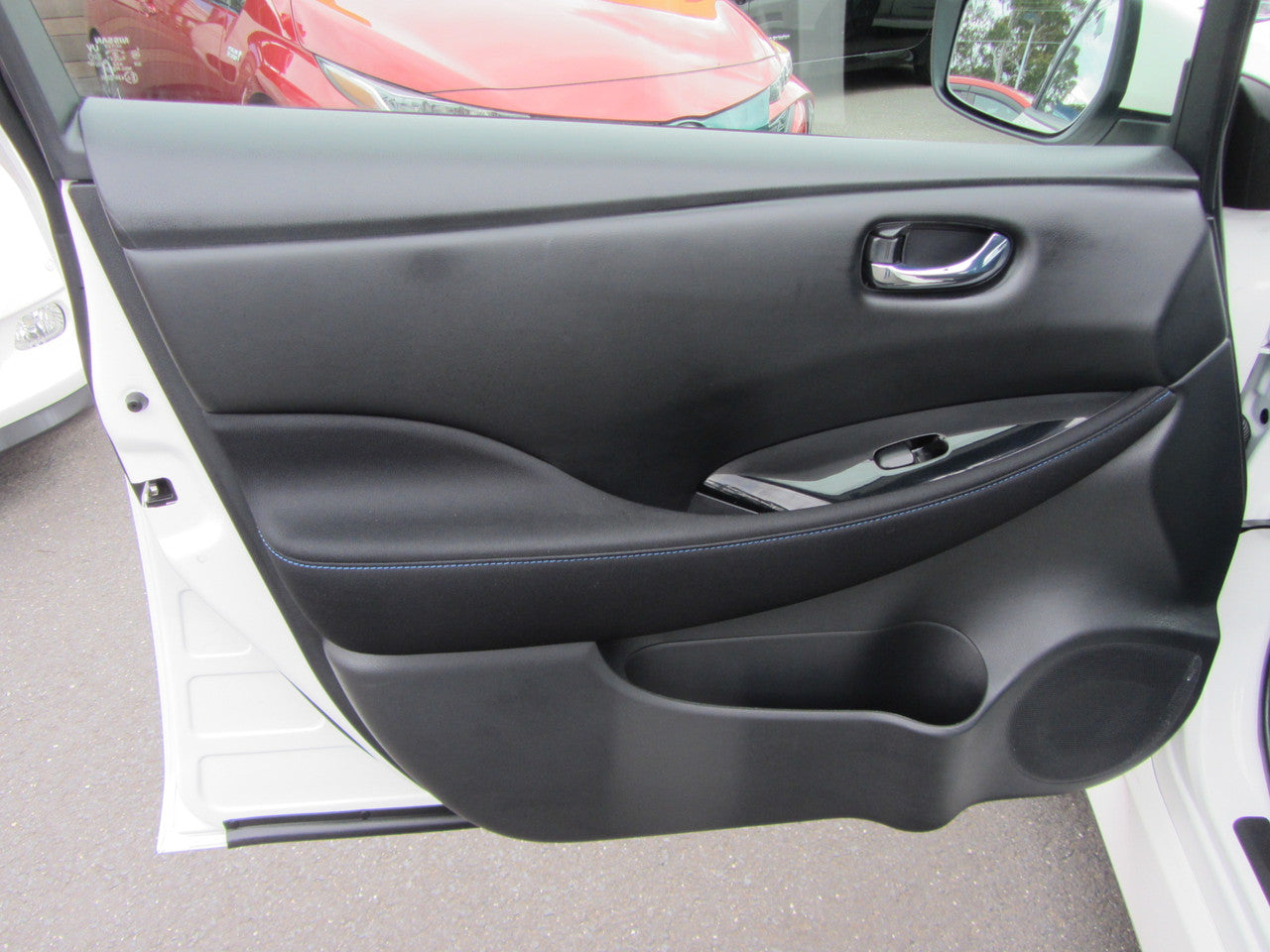 2018 Nissan Leaf 40kW X-Edition Full Electric, VIN 6U900000ZE1019915 (#9915)