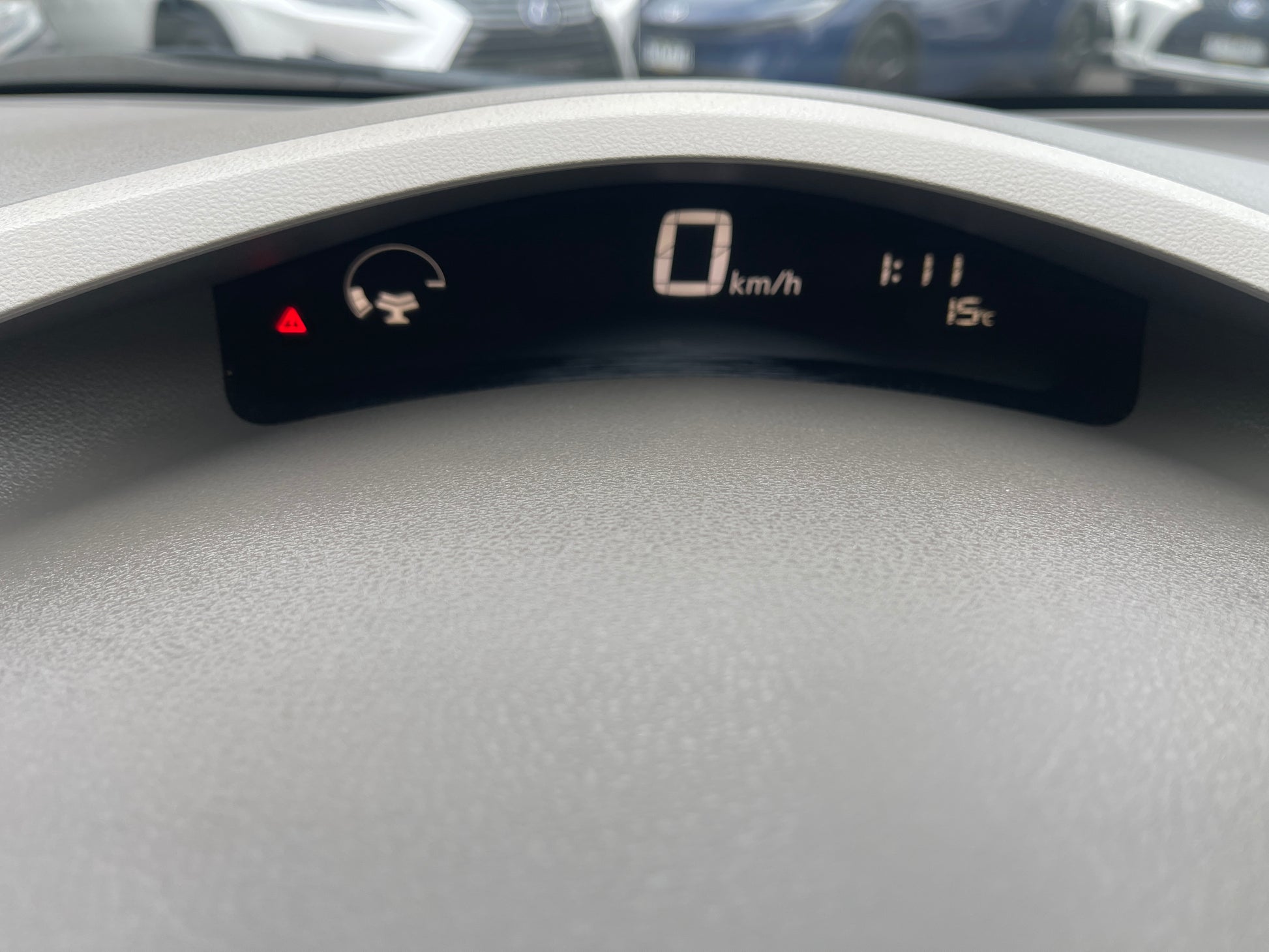 Dashboard display of 2013 Nissan Leaf 24kW G-Edition Full Electric indicating 0 km/h speed.