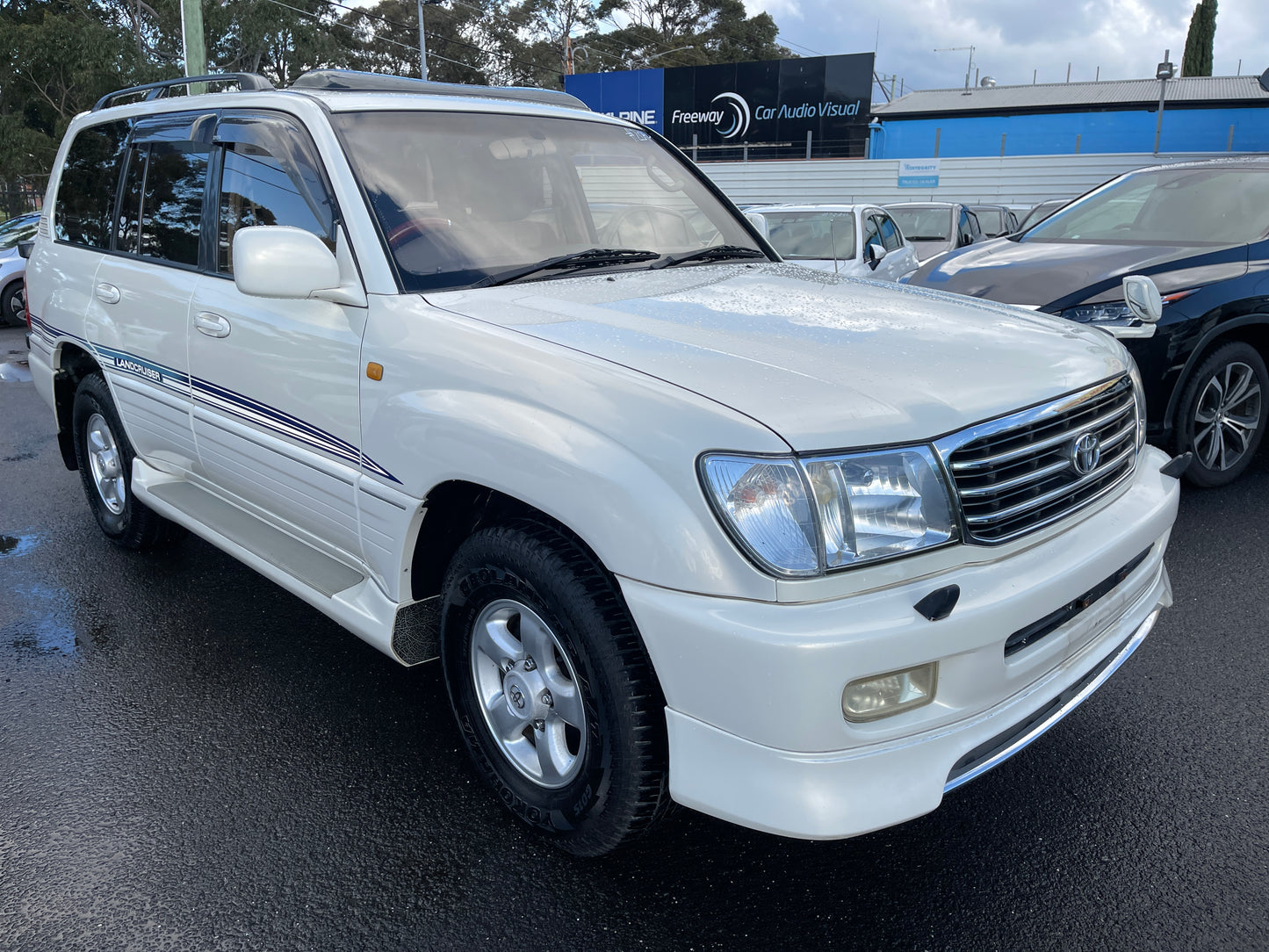 1998 Toyota Land Cruiser 100 VX Limited Full Options, VIN 6ZZWUZJ1000002044 (#2044)