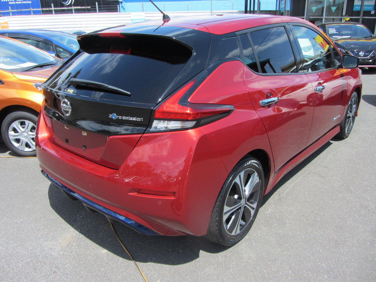 2019 Nissan Leaf 40kW G-Edition Full Electric Full Option, VIN 6ZZK0000ZE1033002 (#3002)