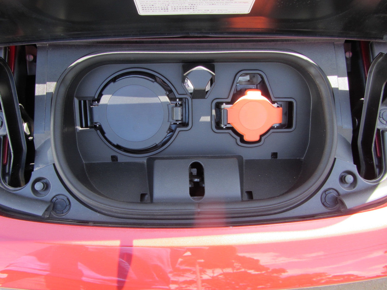 2019 Nissan Leaf 40kW G-Edition Full Electric Full Option, VIN 6ZZK0000ZE1033002 (#3002)