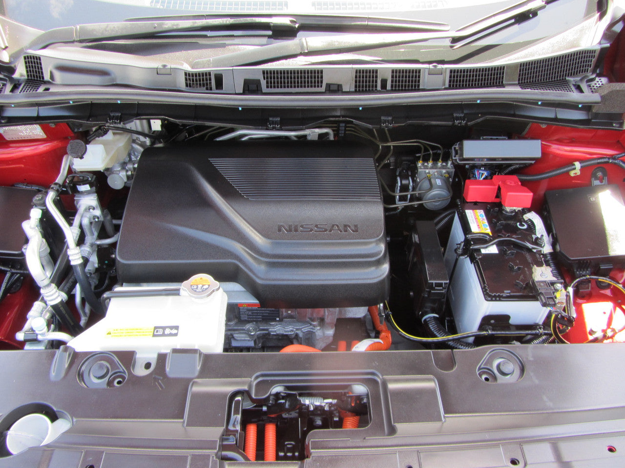 2019 Nissan Leaf 40kW G-Edition Full Electric Full Option, VIN 6ZZK0000ZE1033002 (#3002)