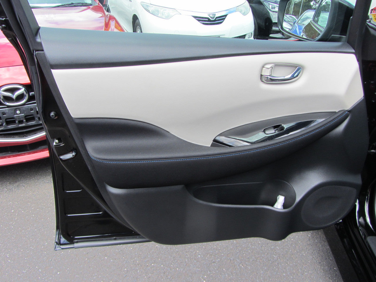 2019 Nissan Leaf 40kW G-Edition Full Electric Full Option, VIN 6ZZK0000ZE1051211 #1211)