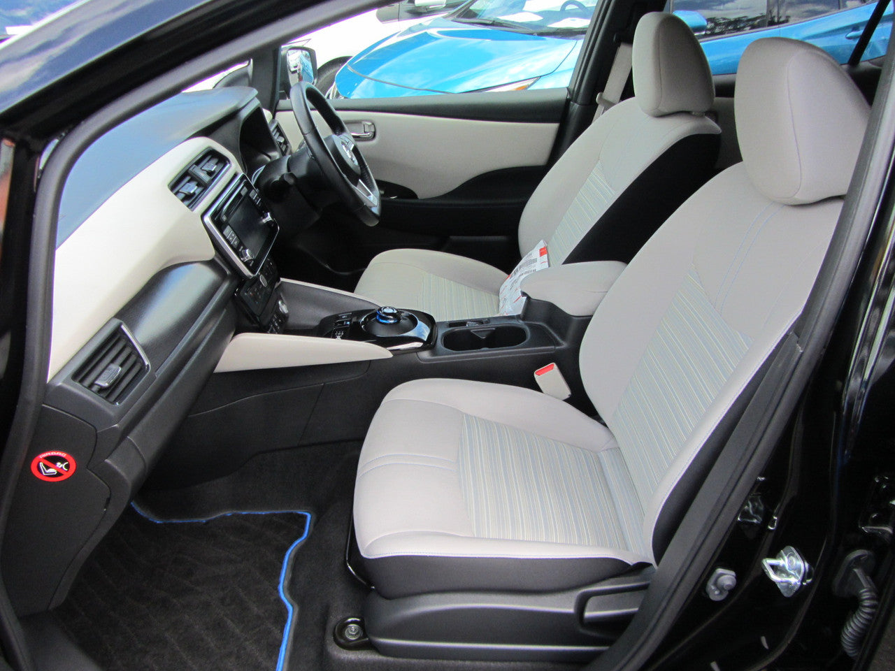 2019 Nissan Leaf 40kW G-Edition Full Electric Full Option, VIN 6ZZK0000ZE1051211 #1211)