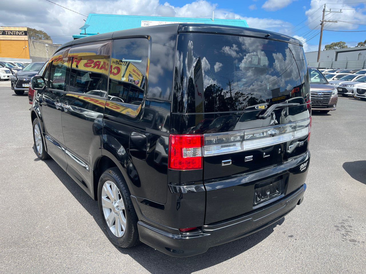 2014 Mitsubishi Delica D5 2.4L 4WD Premium Edition, VIN 6U9000CV5W0903207 (3207)