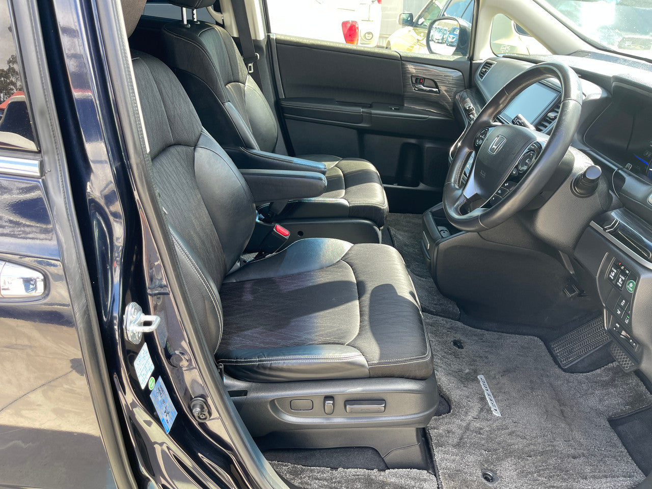 2017 Honda Odyssey 2.0 Hybrid Absolute Honda Sensing EX Package 7 seater, VIN 6ZZH000RC41026943 (#6943)