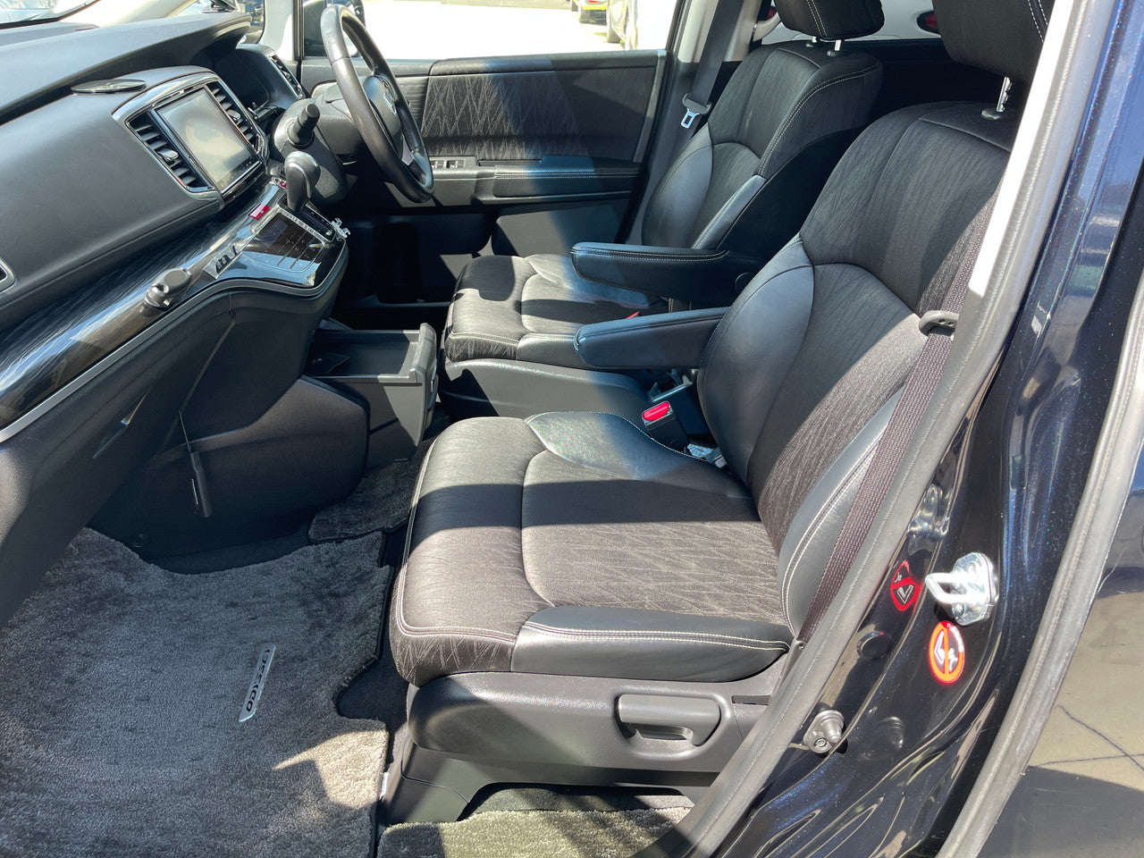 2017 Honda Odyssey 2.0 Hybrid Absolute Honda Sensing EX Package 7 seater, VIN 6ZZH000RC41026943 (#6943)