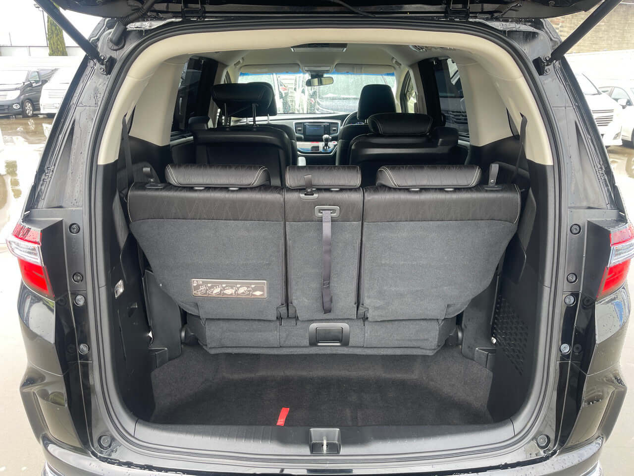 2016 Honda Odyssey Hybrid Absolute seater, (#3071) – UniBee