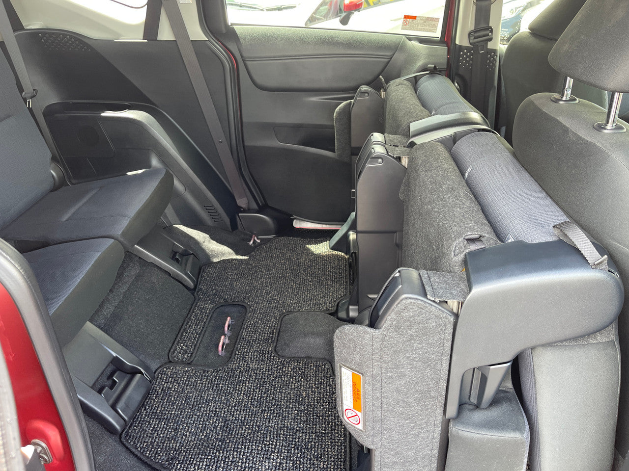 2016 Toyota Sienta 1.5L  Hybrid G Package 7 seater, VIN 6ZZGNHP1707052674 (#2674)