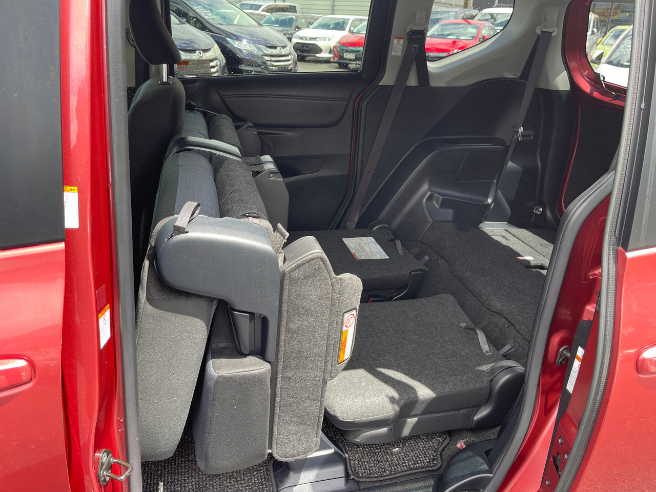2016 Toyota Sienta 1.5L  Hybrid G Package 7 seater, VIN 6ZZGNHP1707052674 (#2674)