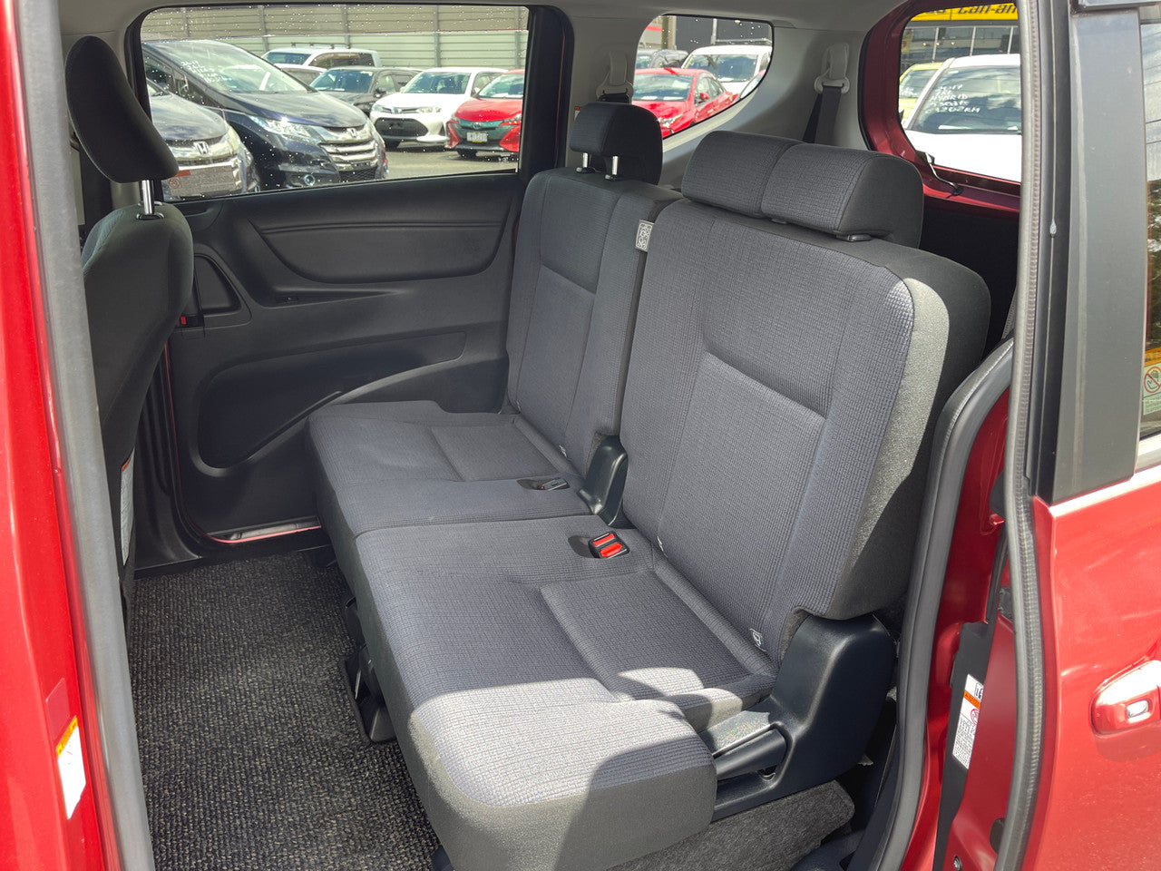 2016 Toyota Sienta 1.5L  Hybrid G Package 7 seater, VIN 6ZZGNHP1707052674 (#2674)