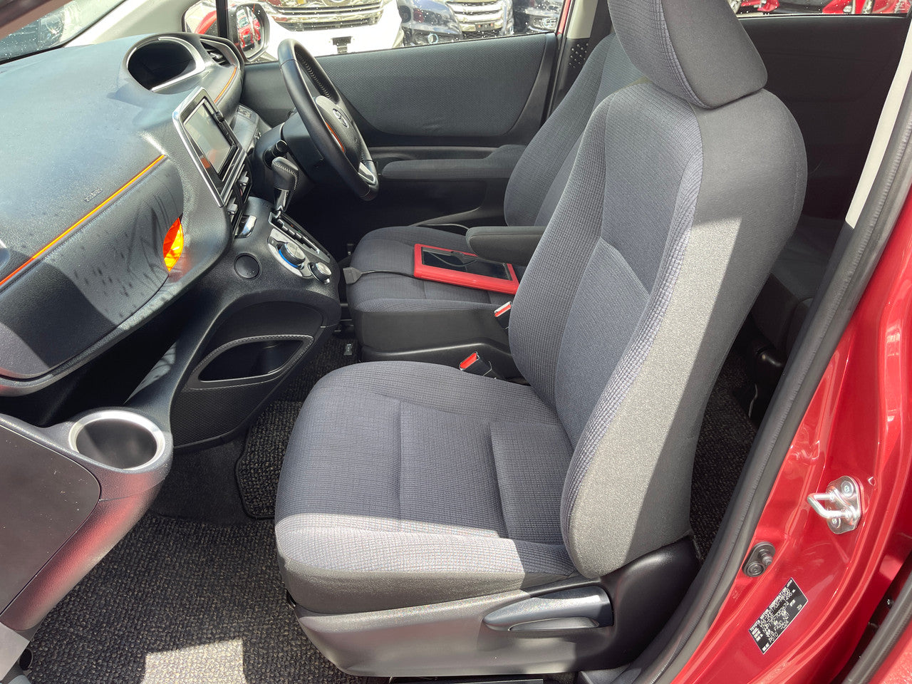 2016 Toyota Sienta 1.5L  Hybrid G Package 7 seater, VIN 6ZZGNHP1707052674 (#2674)