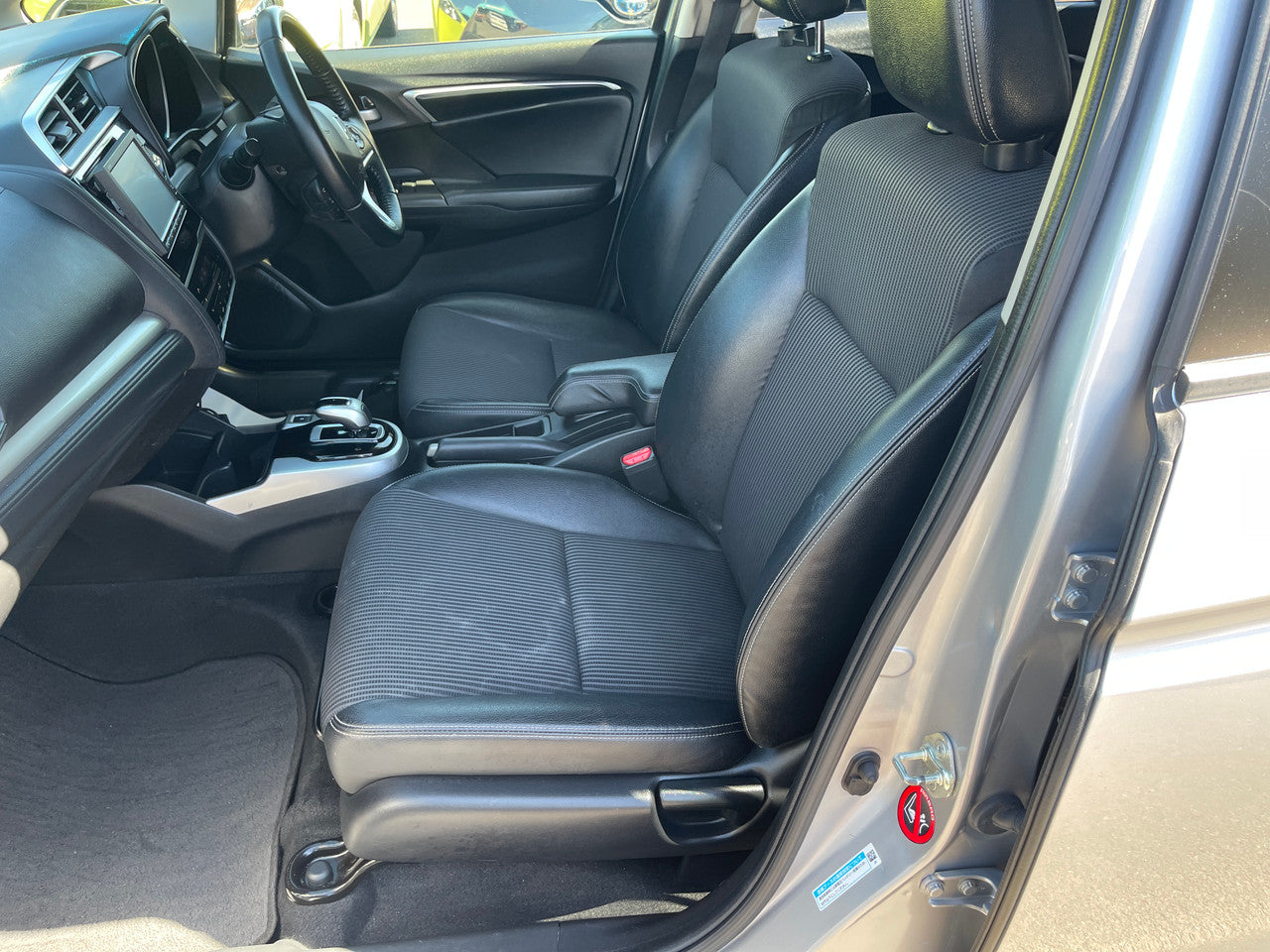 2018 Honda Fit 1.5 Hybrid L Honda Sensing 5 seater, 6ZZJ000GP51331217 (#1217)