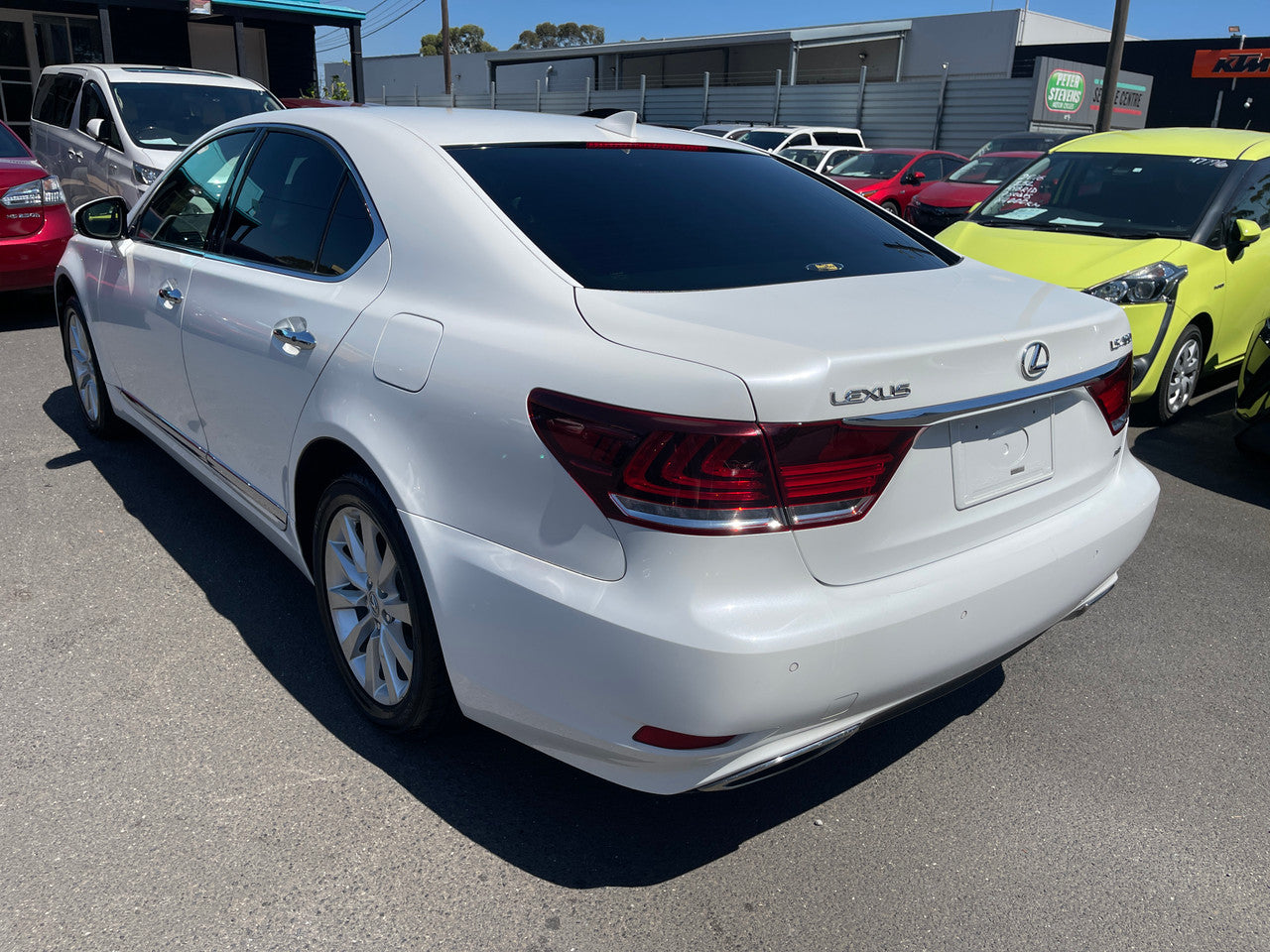 2014 Lexus LS460 AWD V8 4.6L Premium Luxury Sedan, VIN 6ZZE0USF455022733 (#2733)