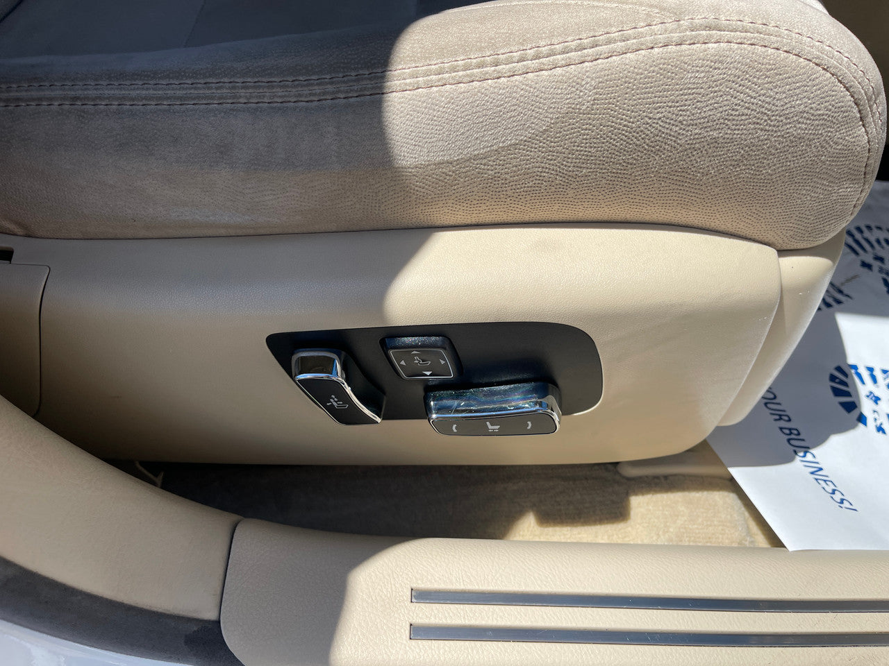 2014 Lexus LS460 AWD V8 4.6L Premium Luxury Sedan, VIN 6ZZE0USF455022733 (#2733)