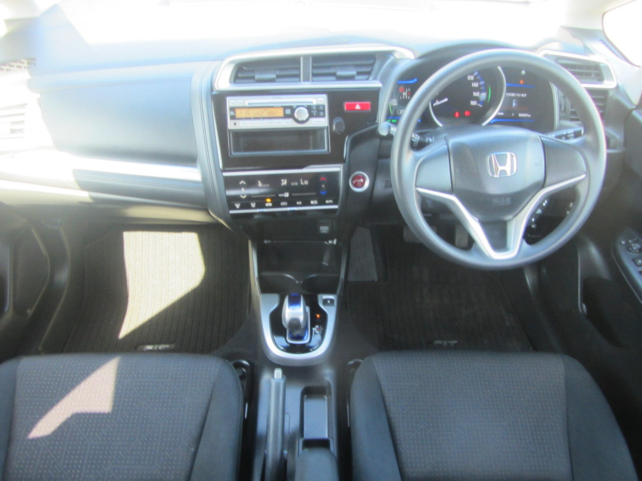 2014 Honda Fit 1.5L Hybrid 5 seater, VIN 6ZZE000GP53045818 (#5818)