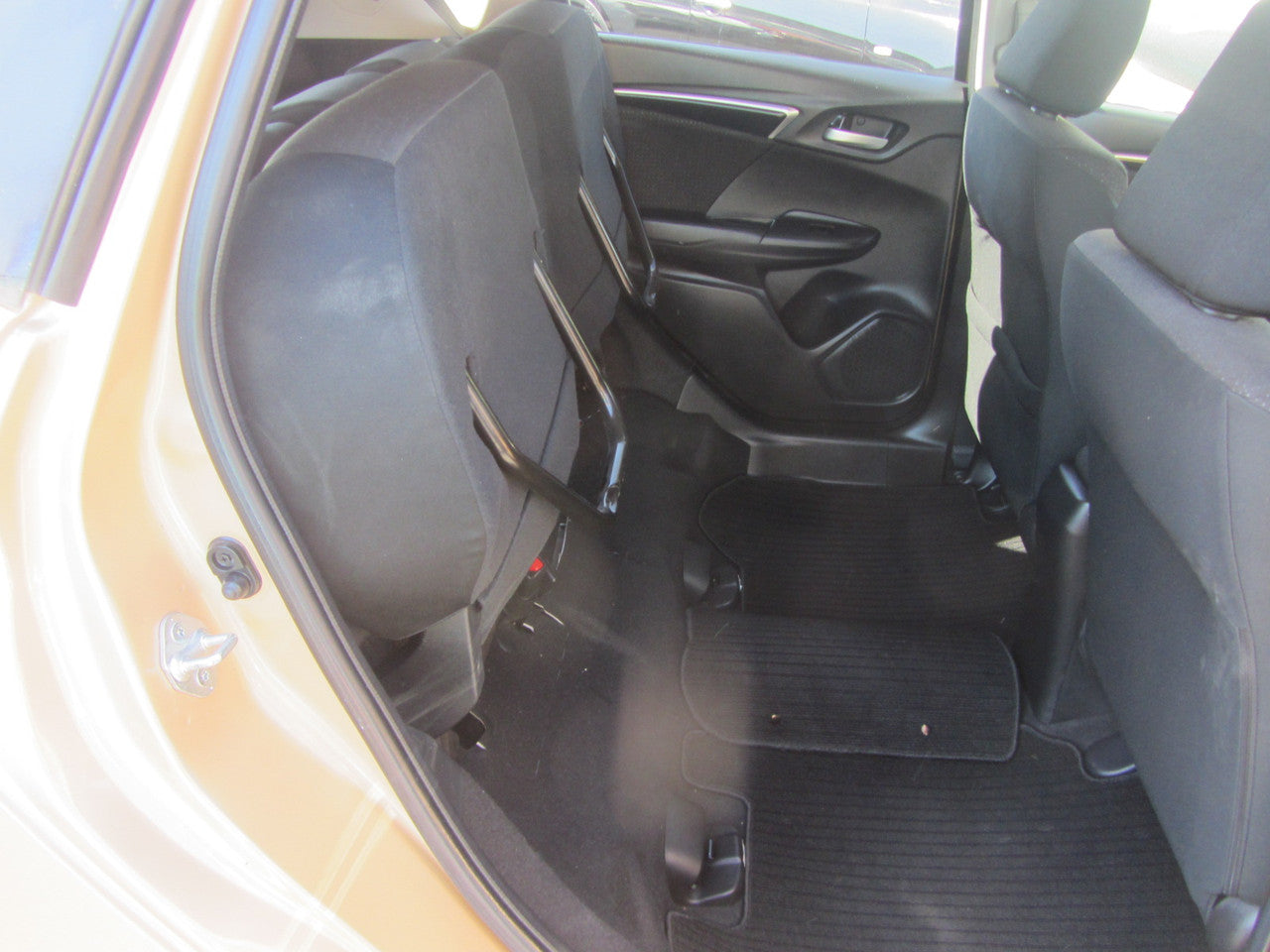 2014 Honda Fit 1.5L Hybrid 5 seater, VIN 6ZZE000GP53045818 (#5818)