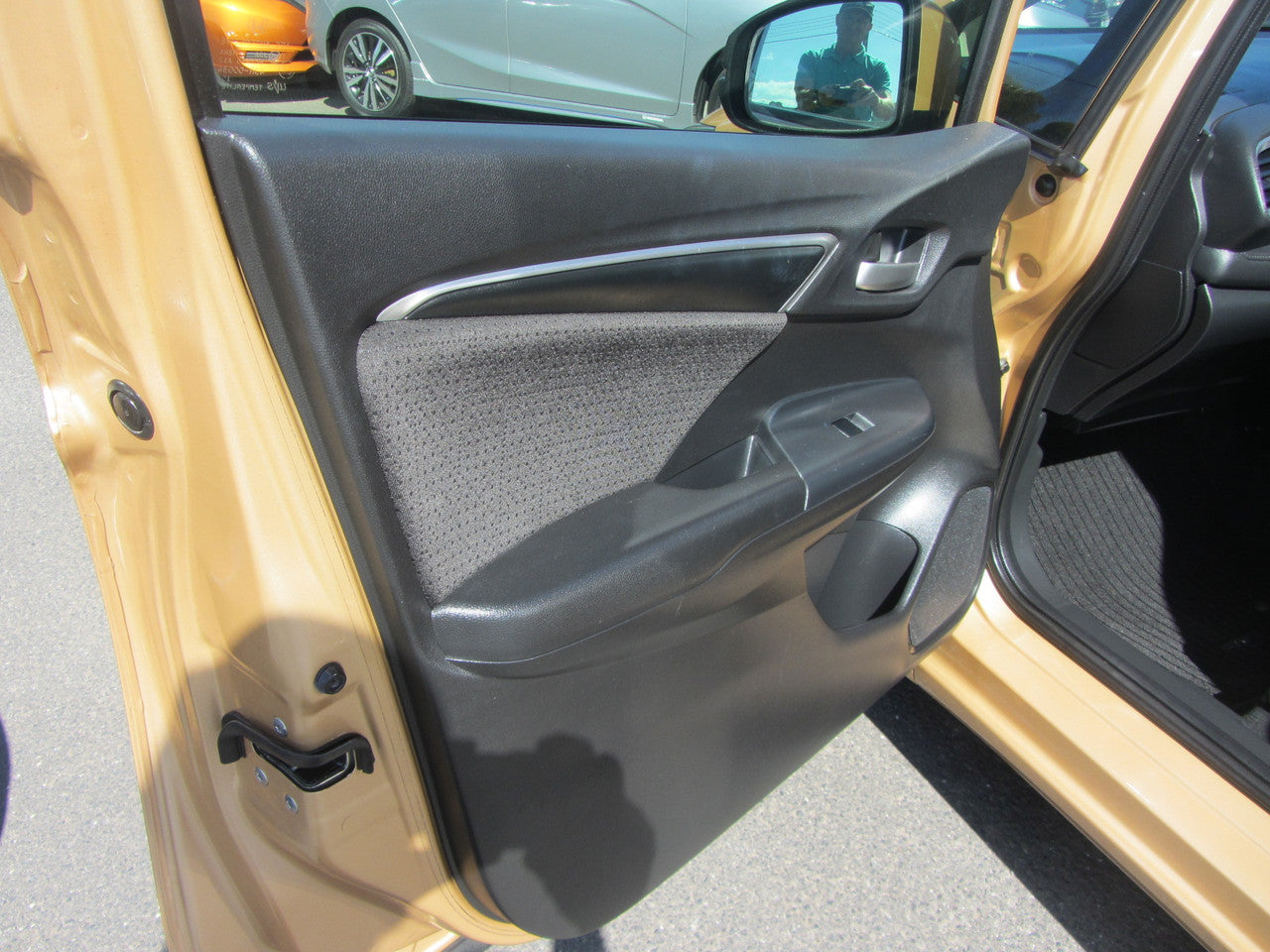 2014 Honda Fit 1.5L Hybrid 5 seater, VIN 6ZZE000GP53045818 (#5818)