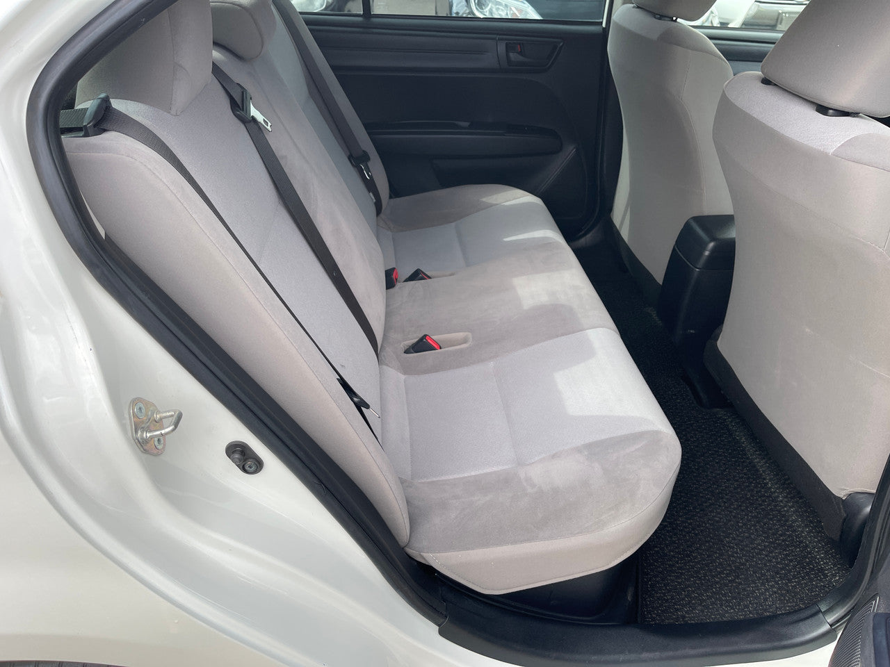 2015 Toyota Corolla Axio Hybrid 1.5L Sedan, VIN 6ZZFNKE1657126826 (#6826)
