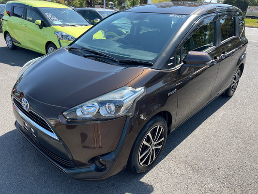 2016 Toyota Sienta 1.5L  Hybrid G Package 7 seater, VIN 6ZZGNHP1707039663 (#9663)