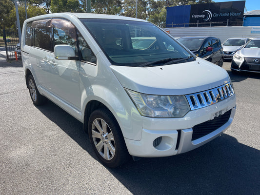 2007 Mitsubishi Delica D5 2.4L 4WD Premium Edition, VIN 6U9000CV5W0021795 (1795)